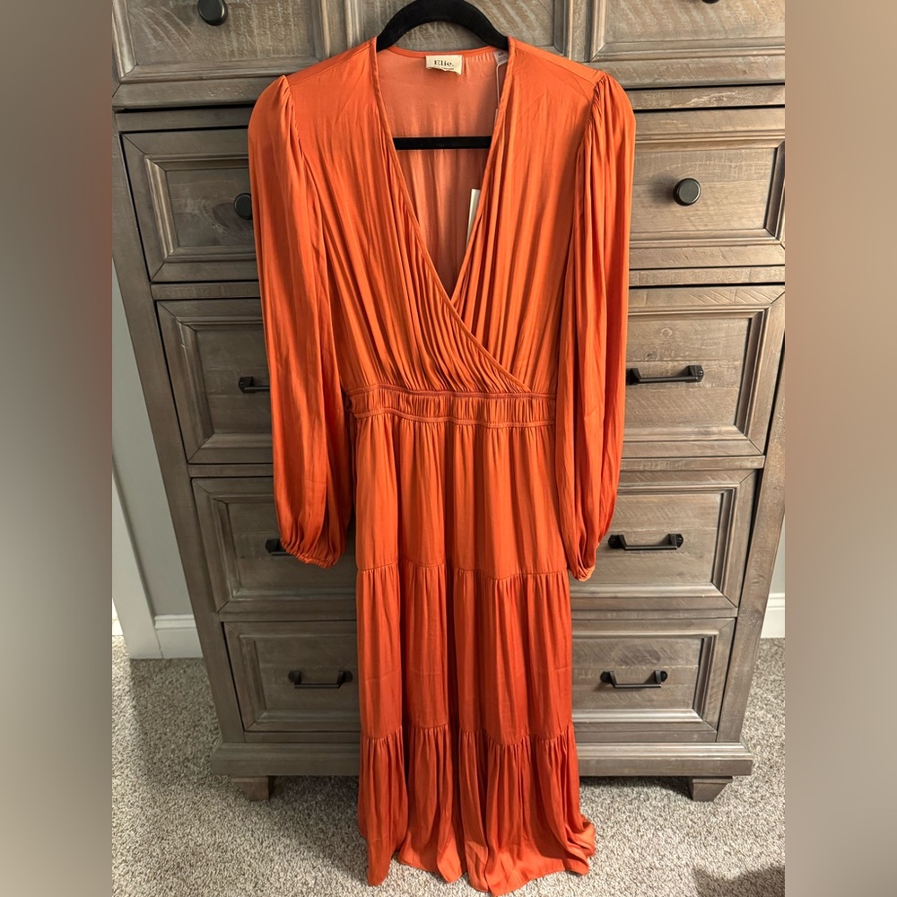 NWT Elie Tahari Tired Dress